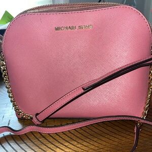 Michael Kors Cross body bag!
